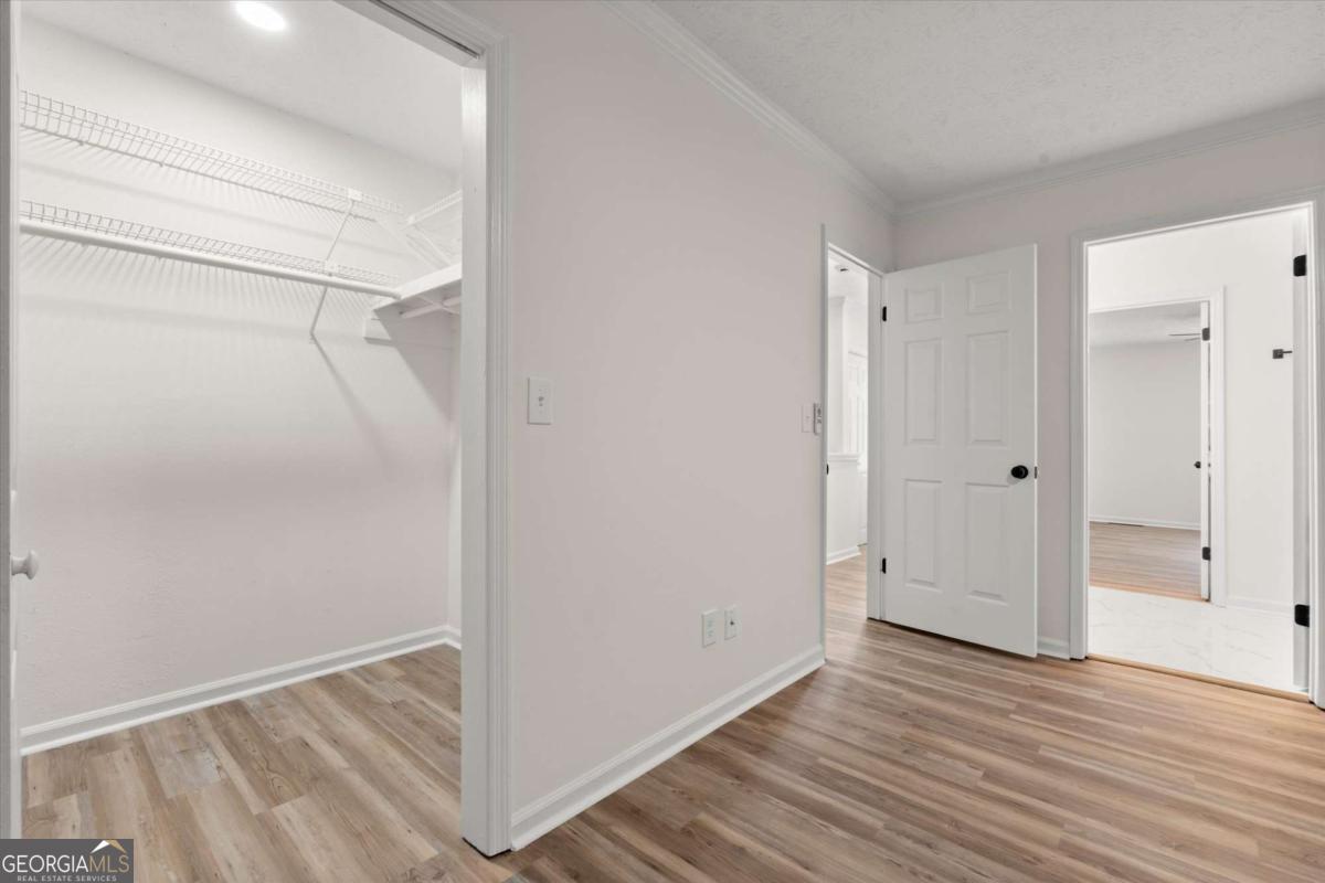 4147 N Gloucester Place Property Photo 28