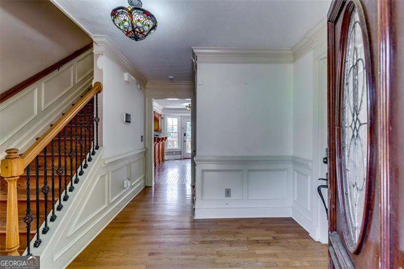 6963 Whispering Oaks Court Property Photo 3