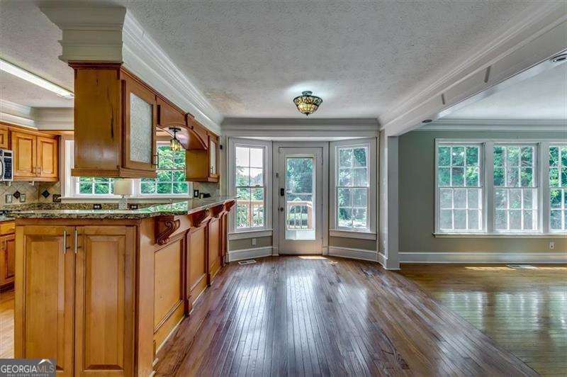 6963 Whispering Oaks Court Property Photo 7