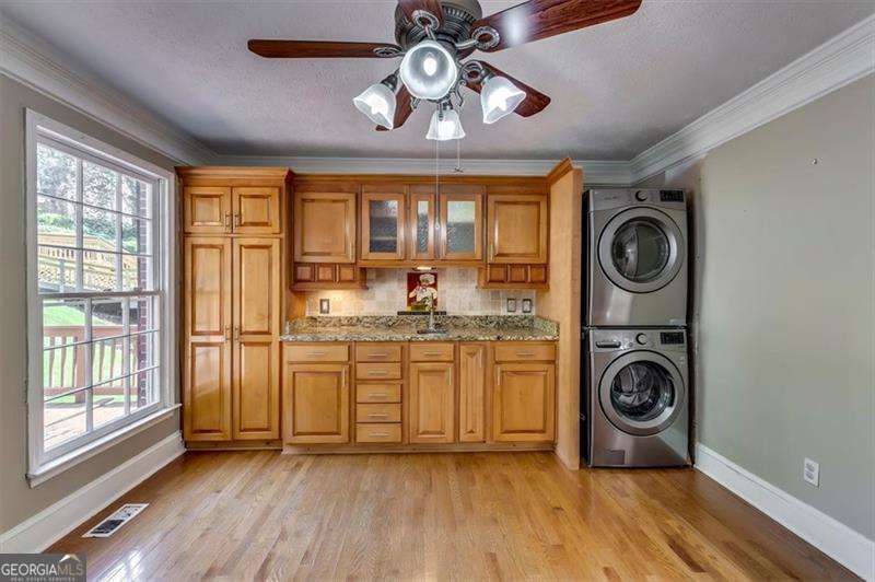 6963 Whispering Oaks Court Property Photo 14