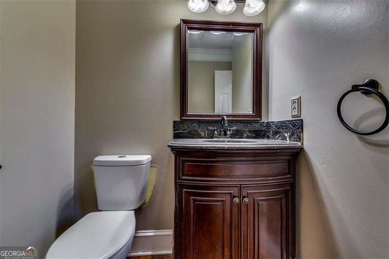 6963 Whispering Oaks Court Property Photo 15