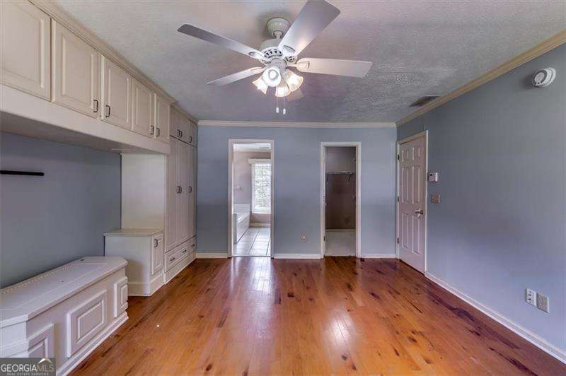 6963 Whispering Oaks Court Property Photo 18