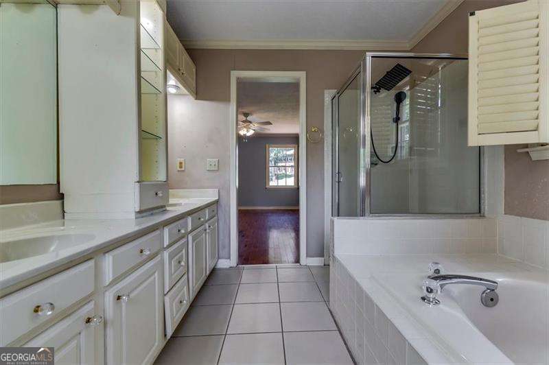 6963 Whispering Oaks Court Property Photo 20