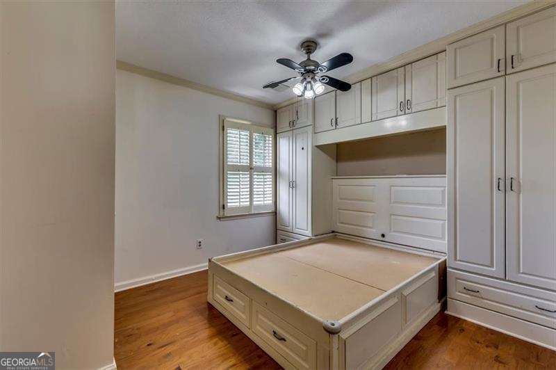 6963 Whispering Oaks Court Property Photo 25