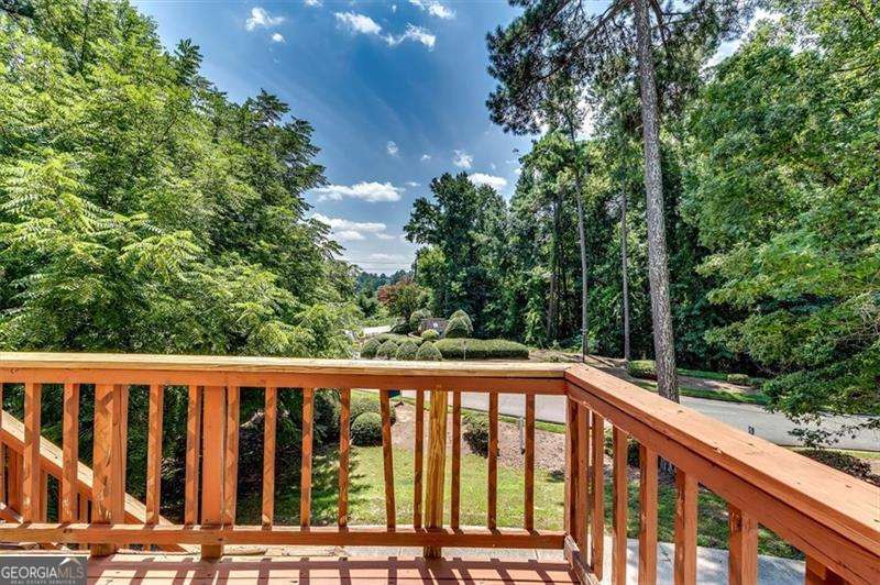 6963 Whispering Oaks Court Property Photo 32