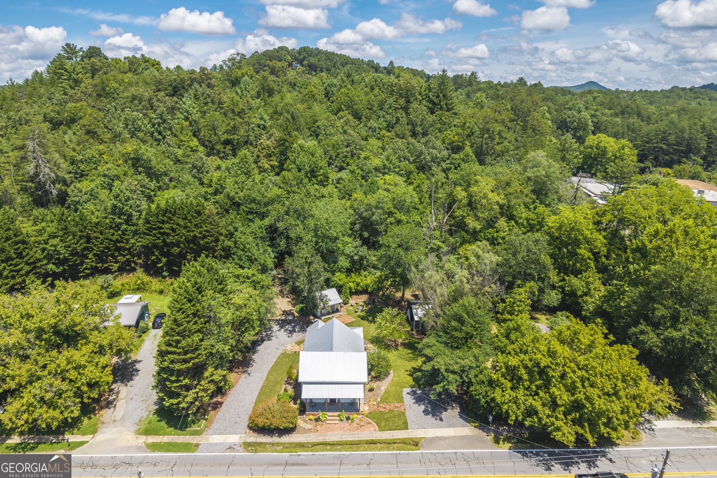 8679 Lakewood Highway Property Photo 2