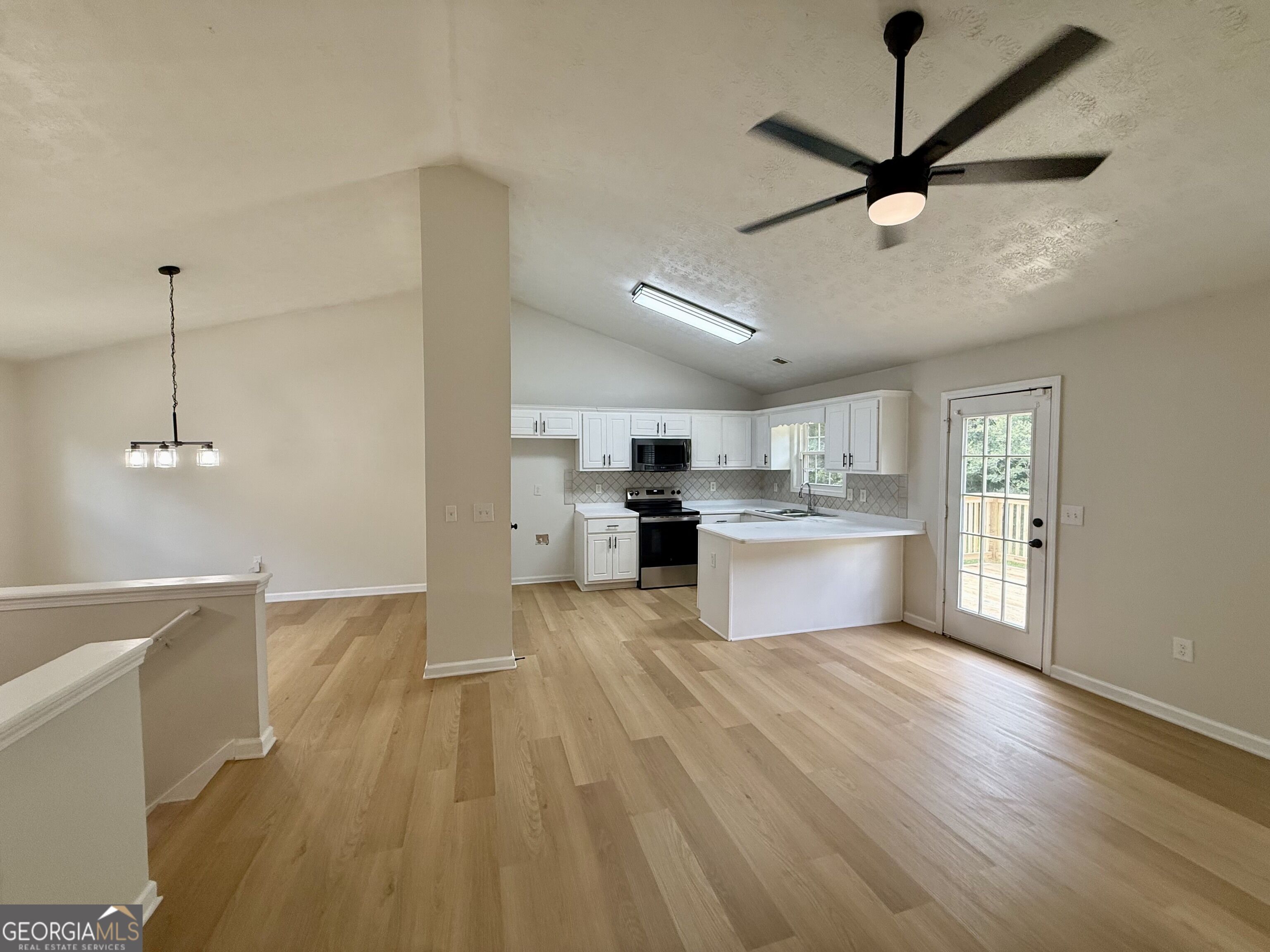75 Thrasher Road Property Photo 2