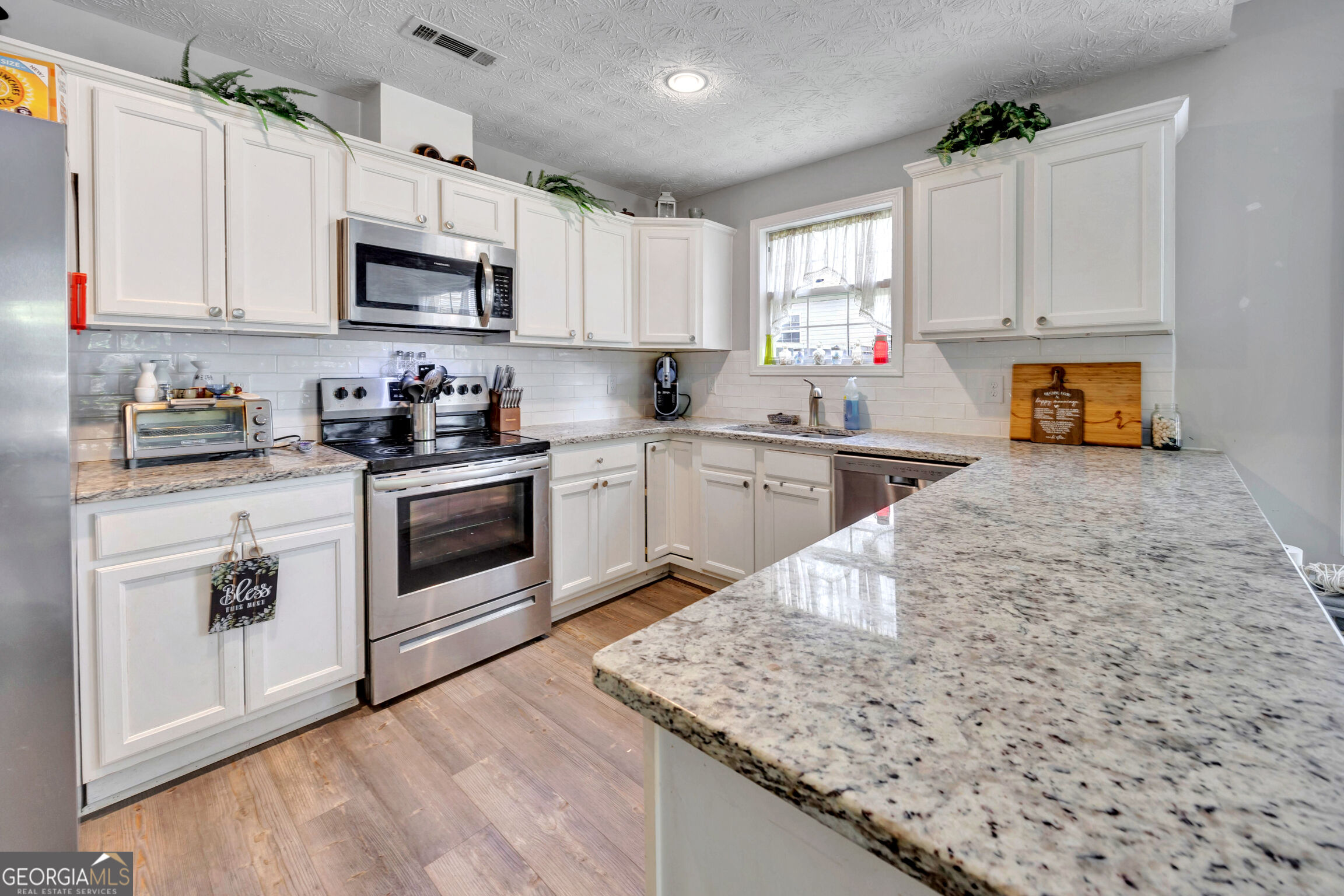 1159 Bell Circle Property Photo 6