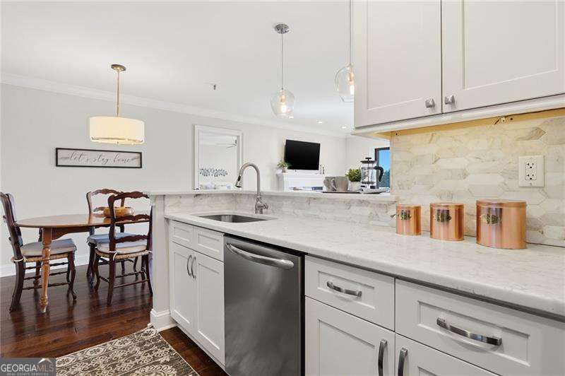 300 Johnson Ferry Road # A803 Property Photo 4