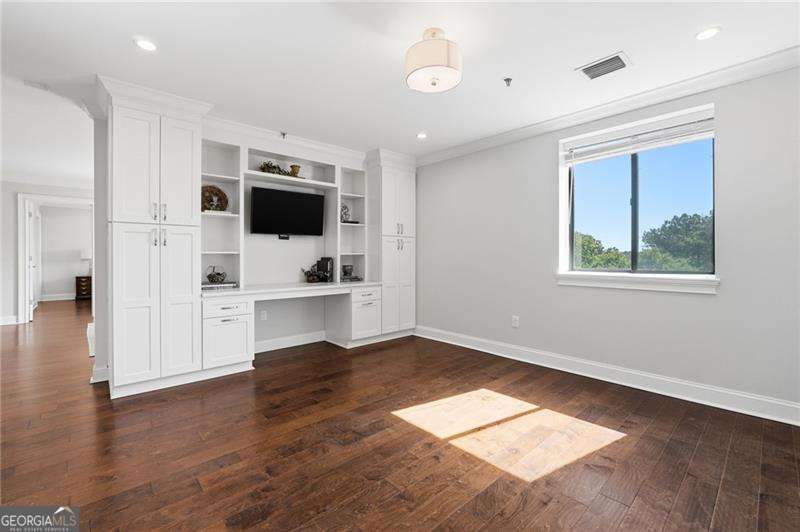 300 Johnson Ferry Road # A803 Property Photo 18