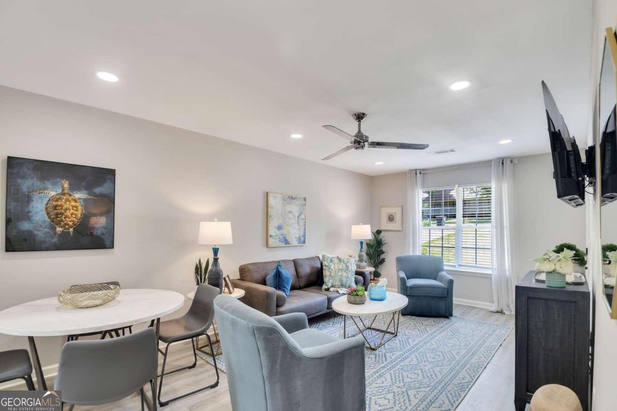 1738 Spring Road Property Photo 1