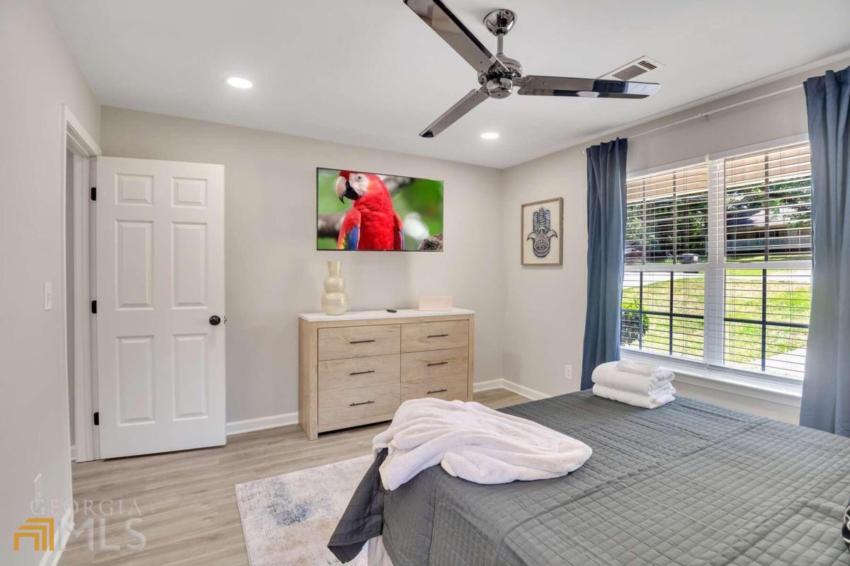 1738 Spring Road Property Photo 12
