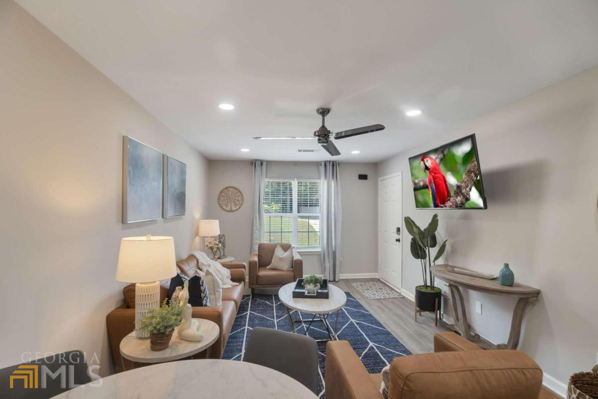 1748 Spring Road Property Photo 2