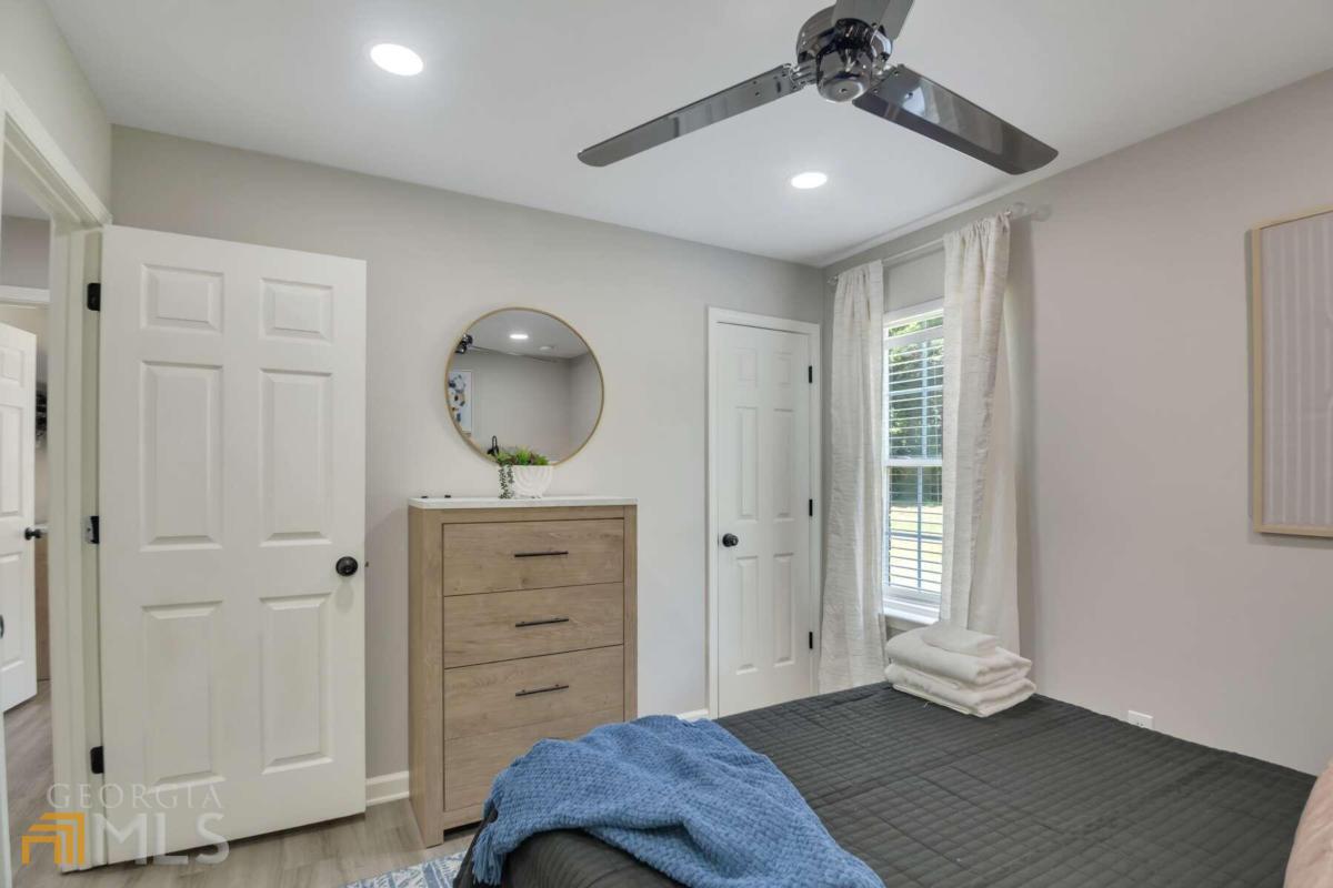 1748 Spring Road Property Photo 12