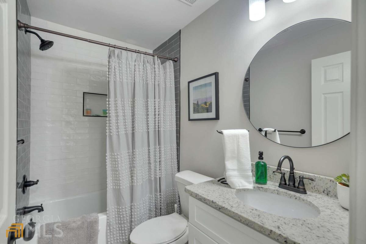 1748 Spring Road Property Photo 13