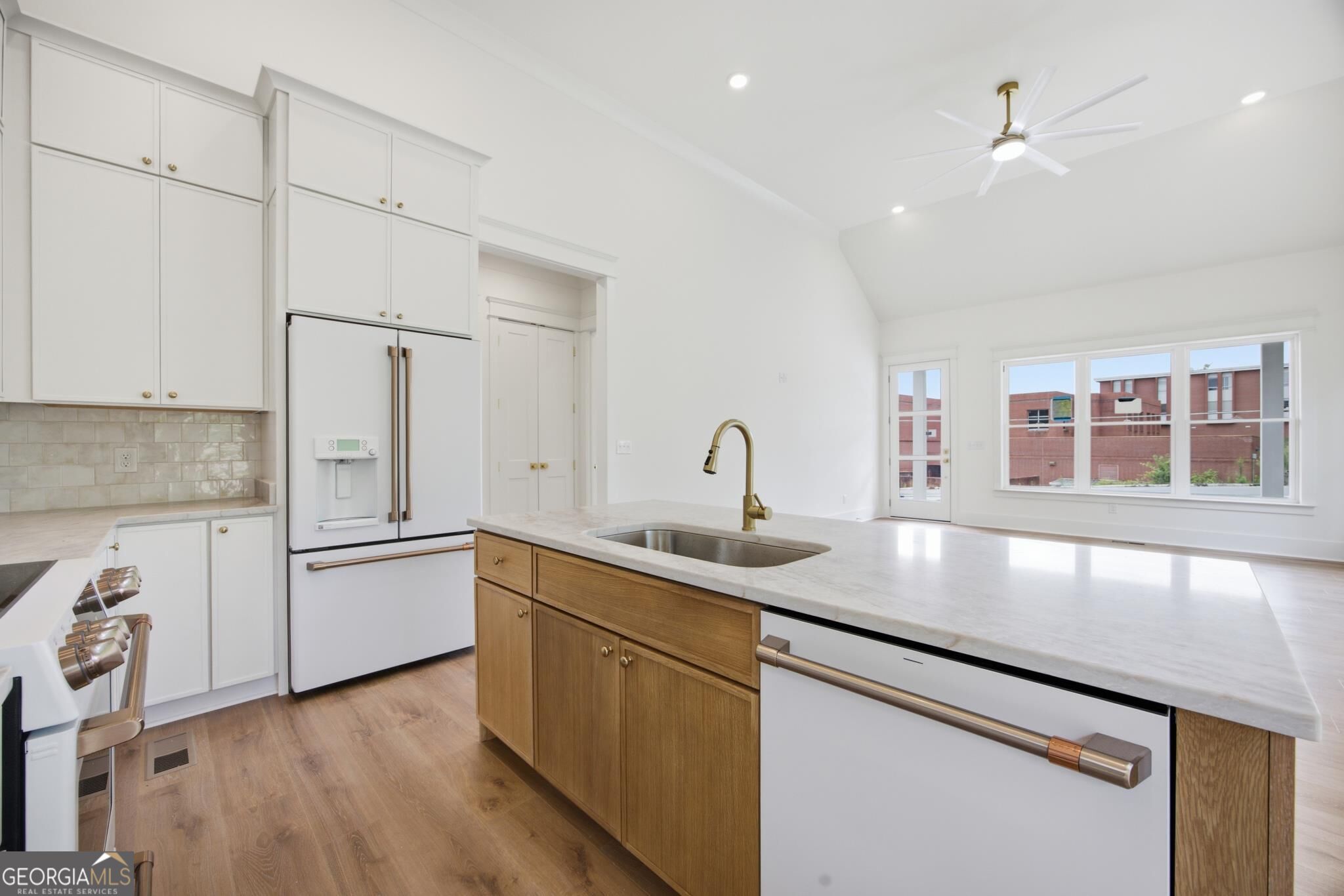 358 Thomas Road Property Photo 11
