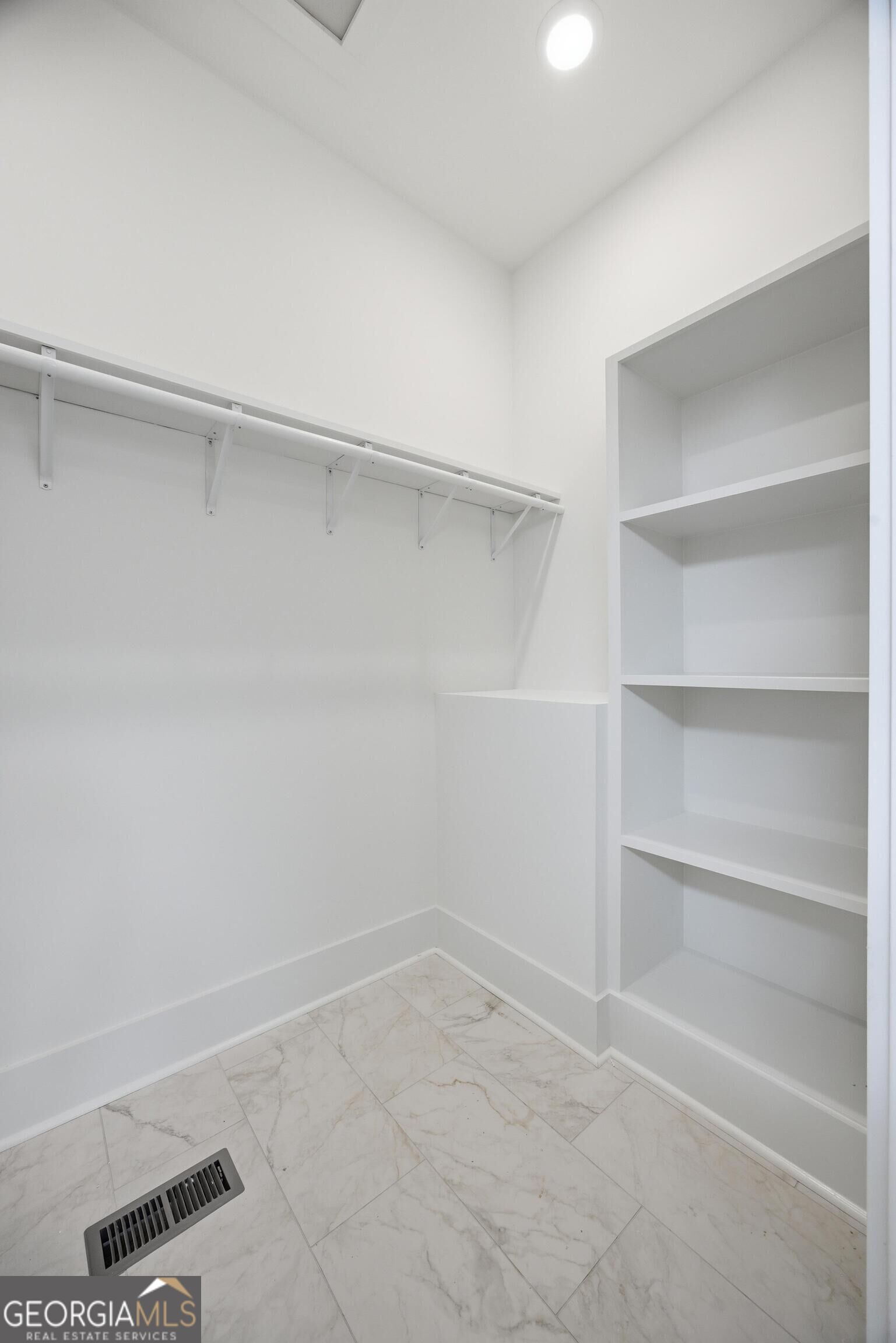 358 Thomas Road Property Photo 17