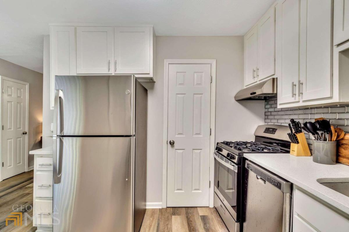 2301 Salt Springs Place Property Photo 7