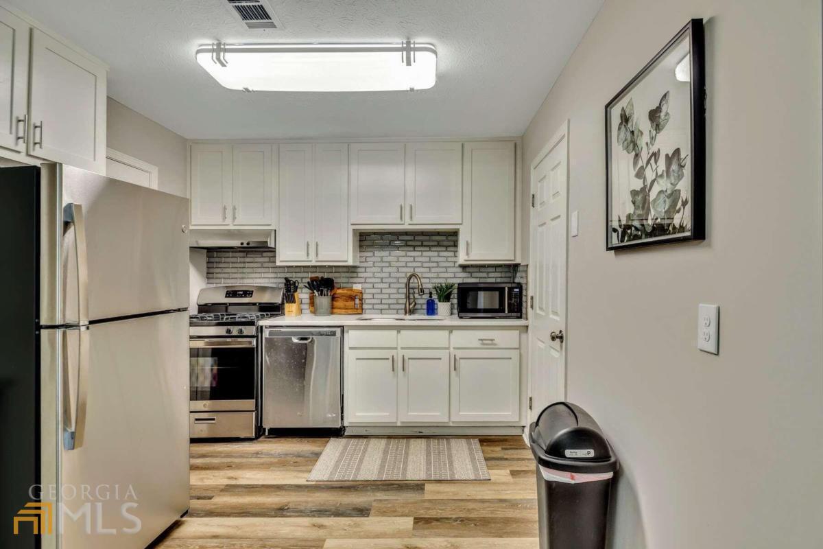 2301 Salt Springs Place Property Photo 8