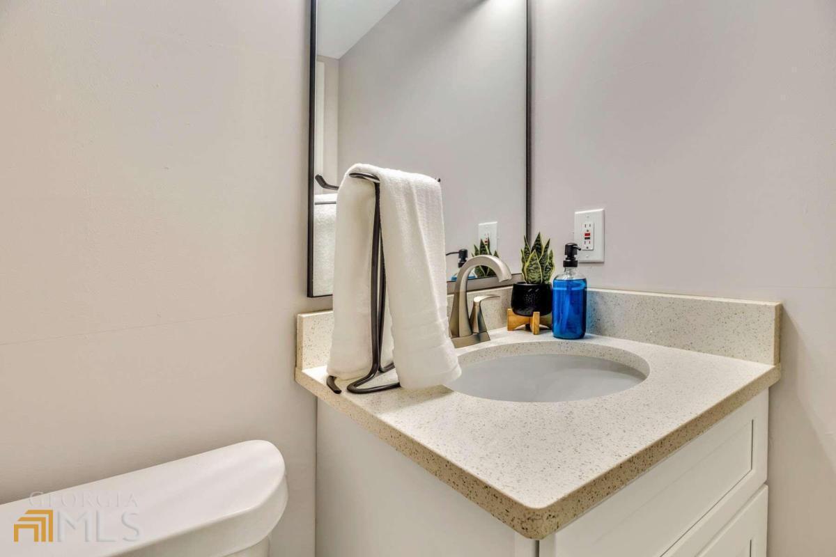 2301 Salt Springs Place Property Photo 9
