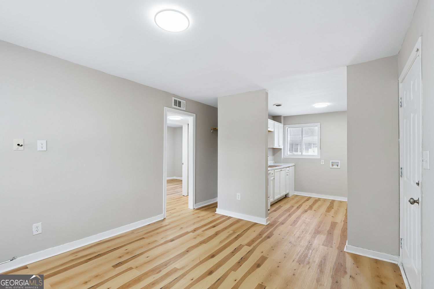 4855 College Street # 7 Property Photo 6