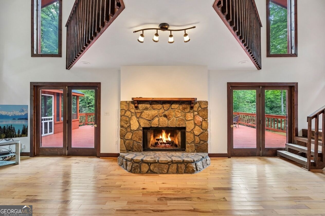 152 River Drive Property Photo 8