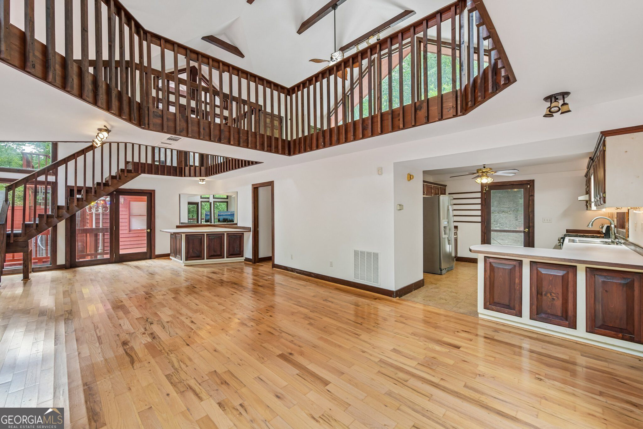 152 River Drive Property Photo 9