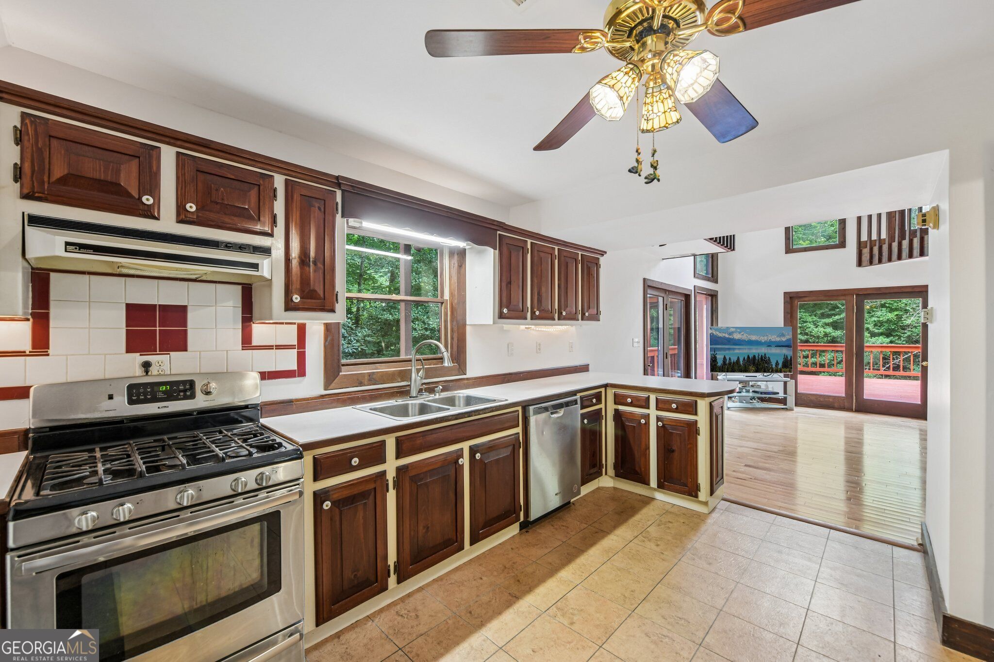 152 River Drive Property Photo 11