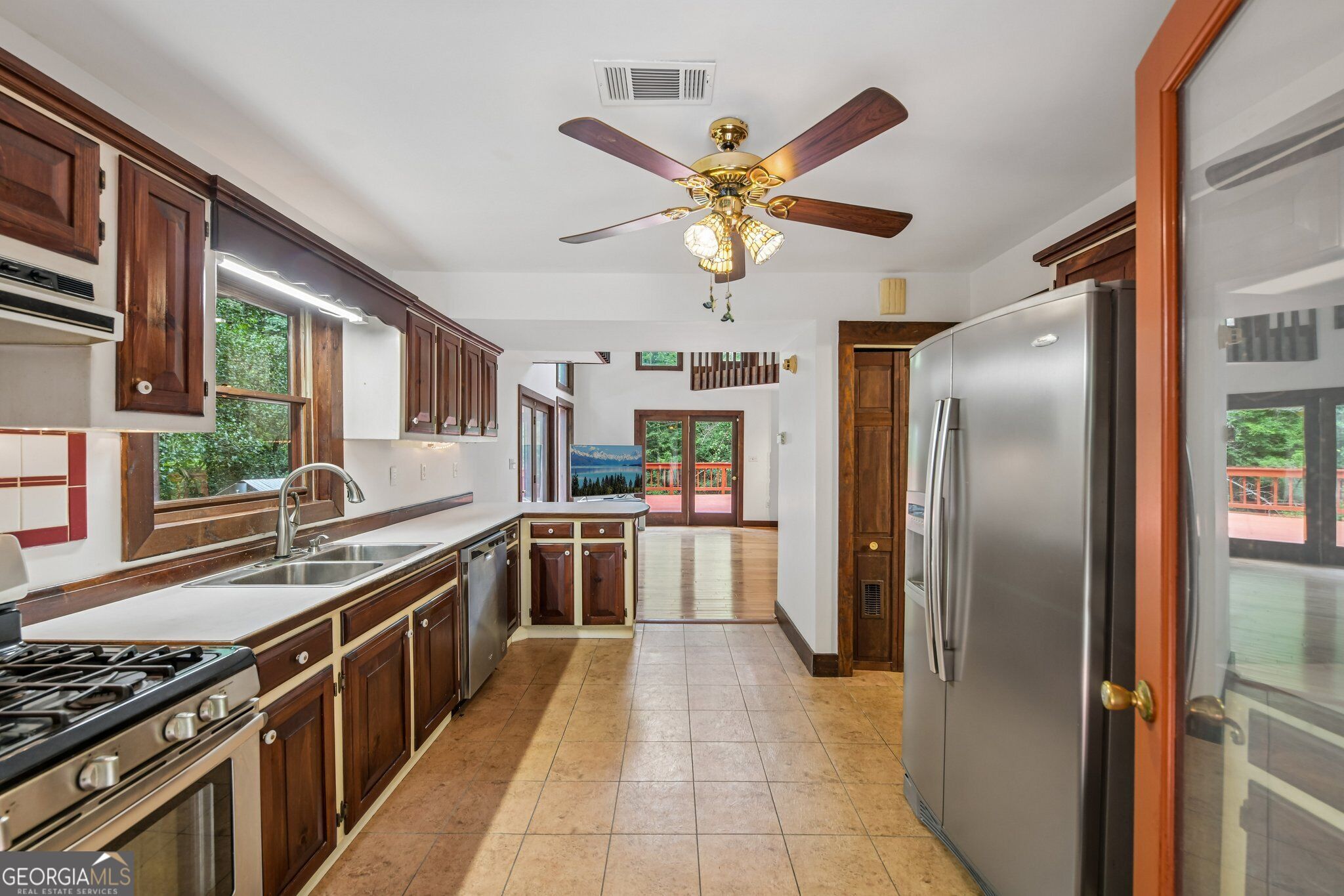 152 River Drive Property Photo 13