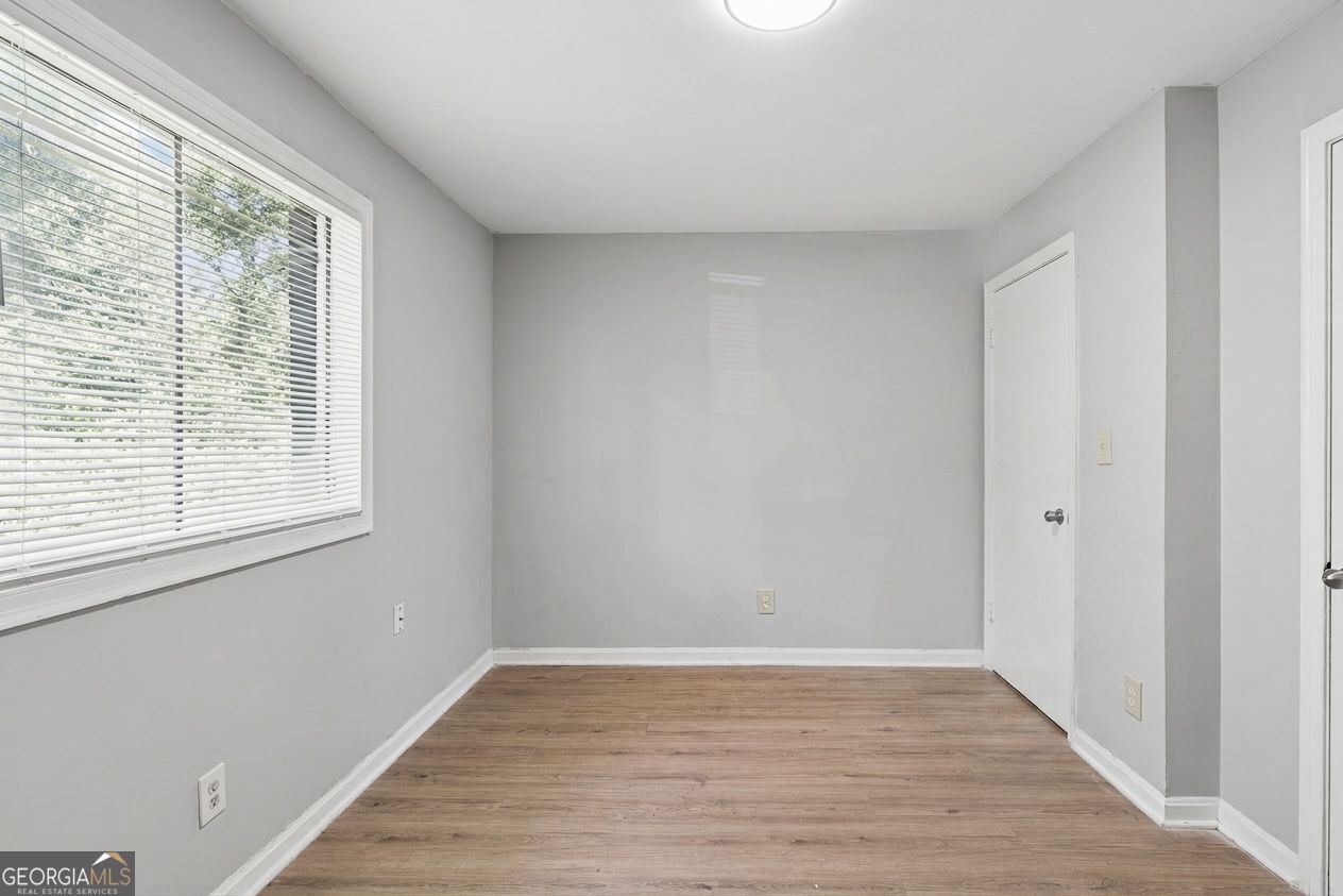 4855 College Street # 11 Property Photo 6