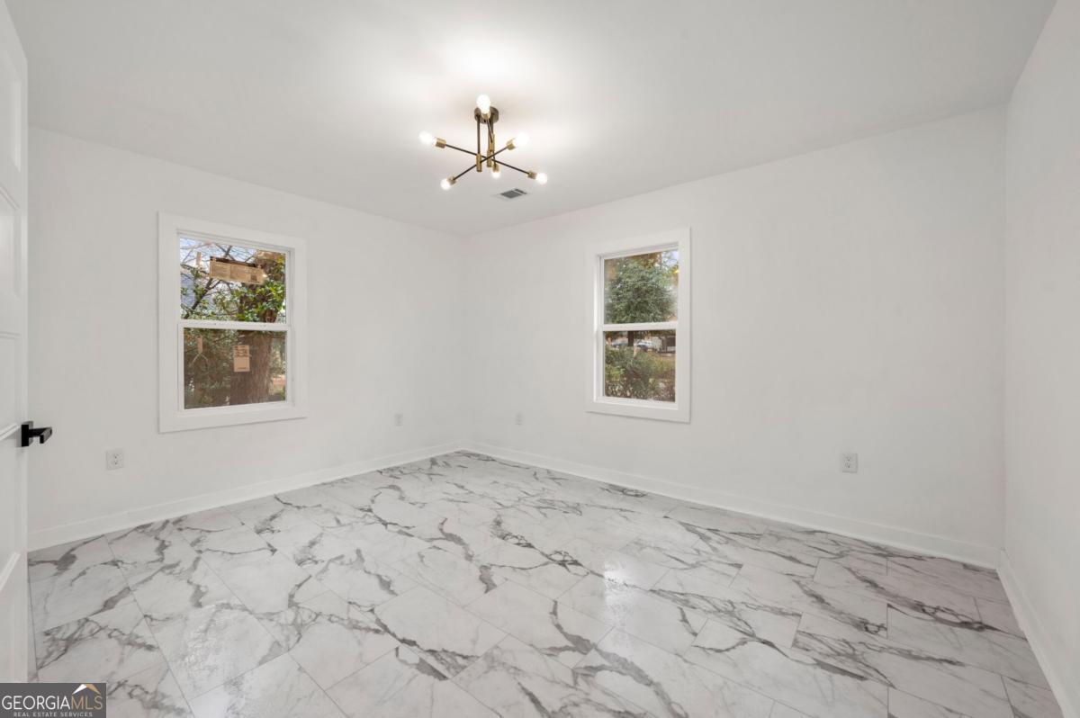 641 Hamilton E Holmes Drive Nw Property Photo 8