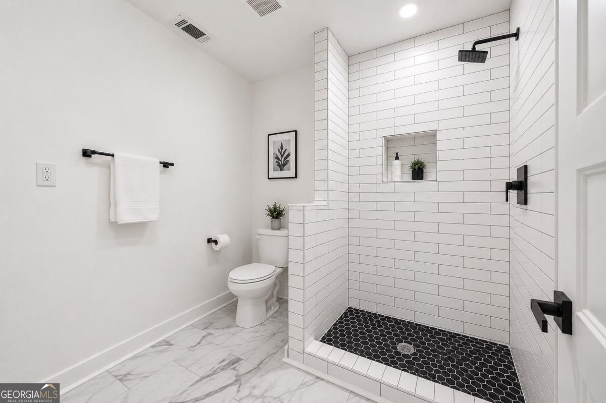 641 Hamilton E Holmes Drive Nw Property Photo 11