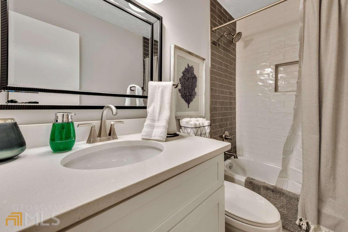 210 Booth Road Sw # B Property Photo 24
