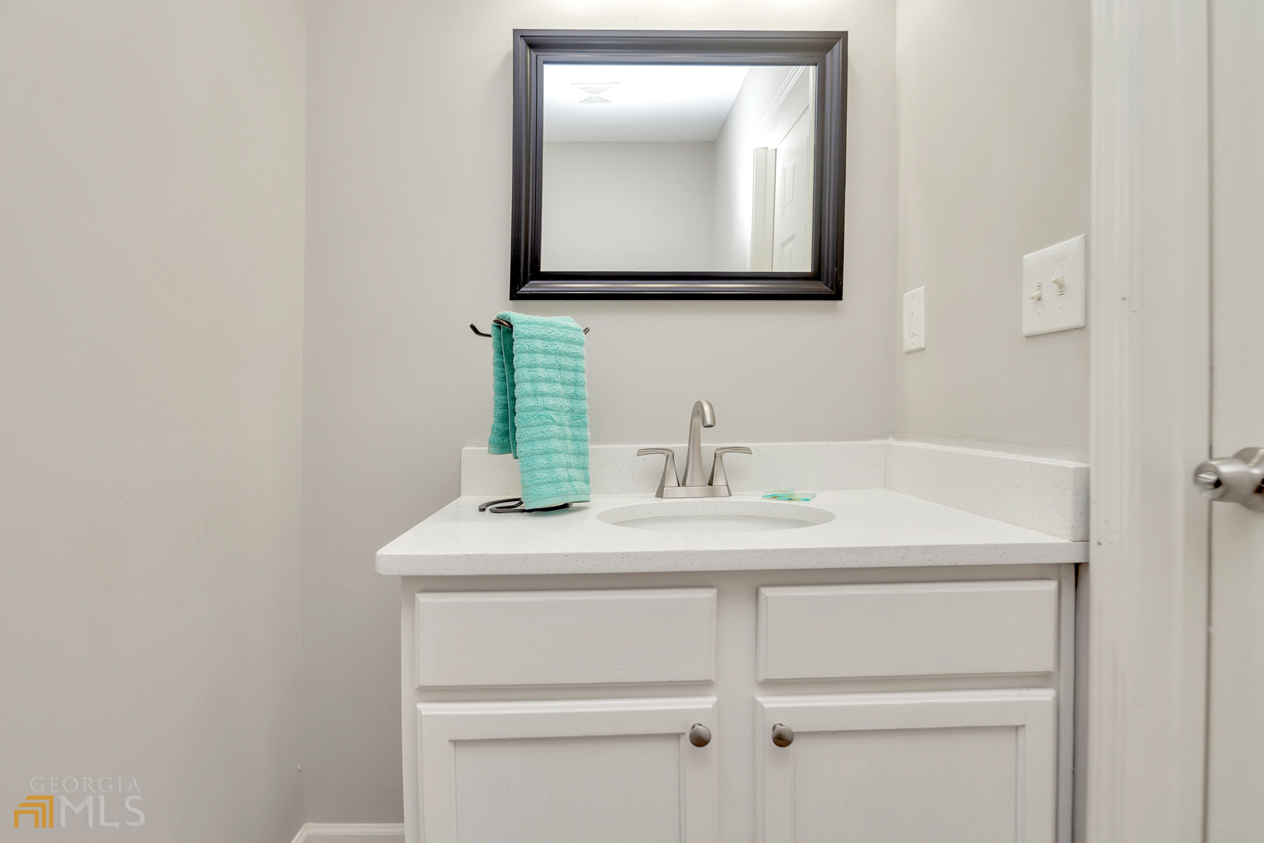7267 Crestside Drive Property Photo 4
