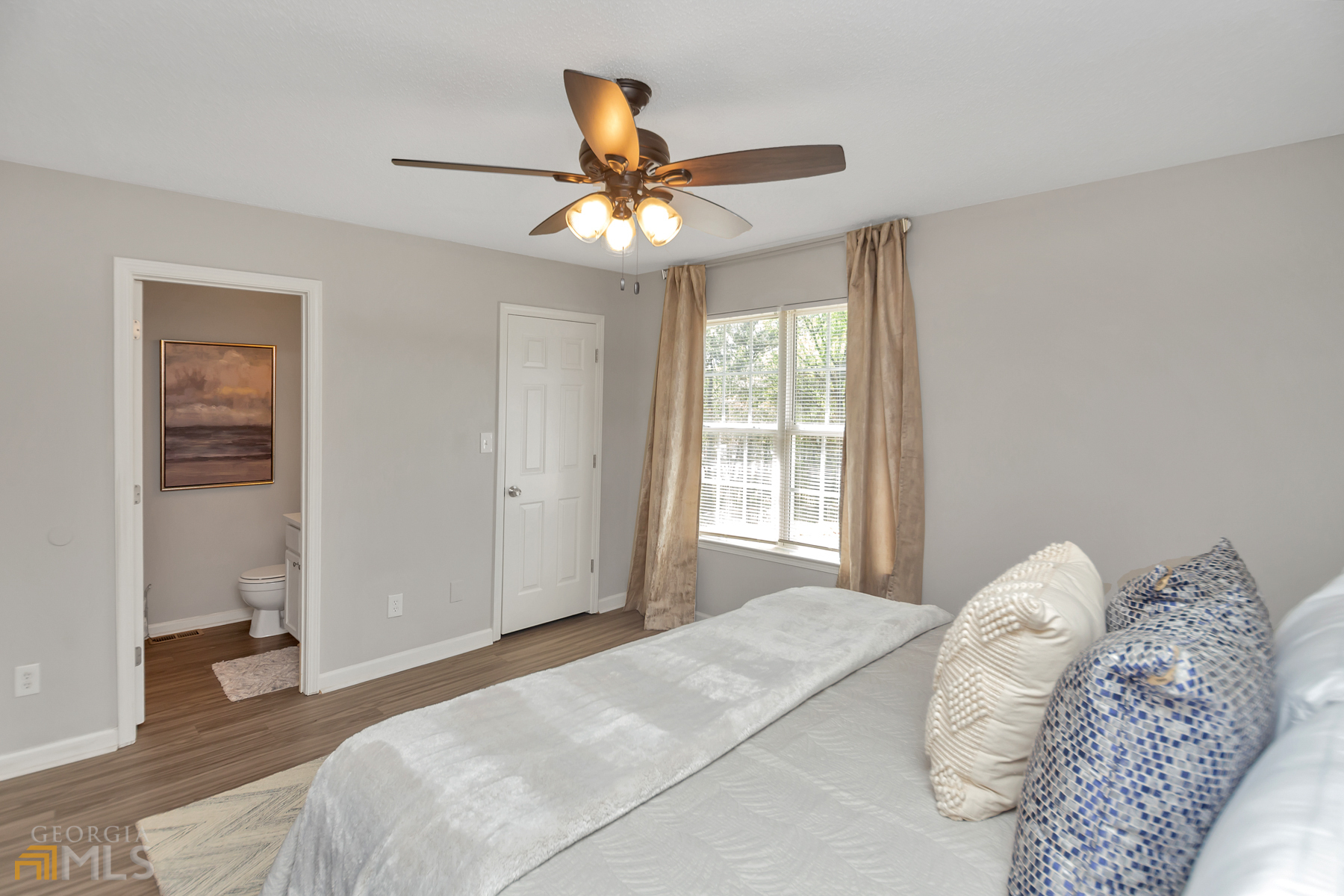 7267 Crestside Drive Property Photo 8