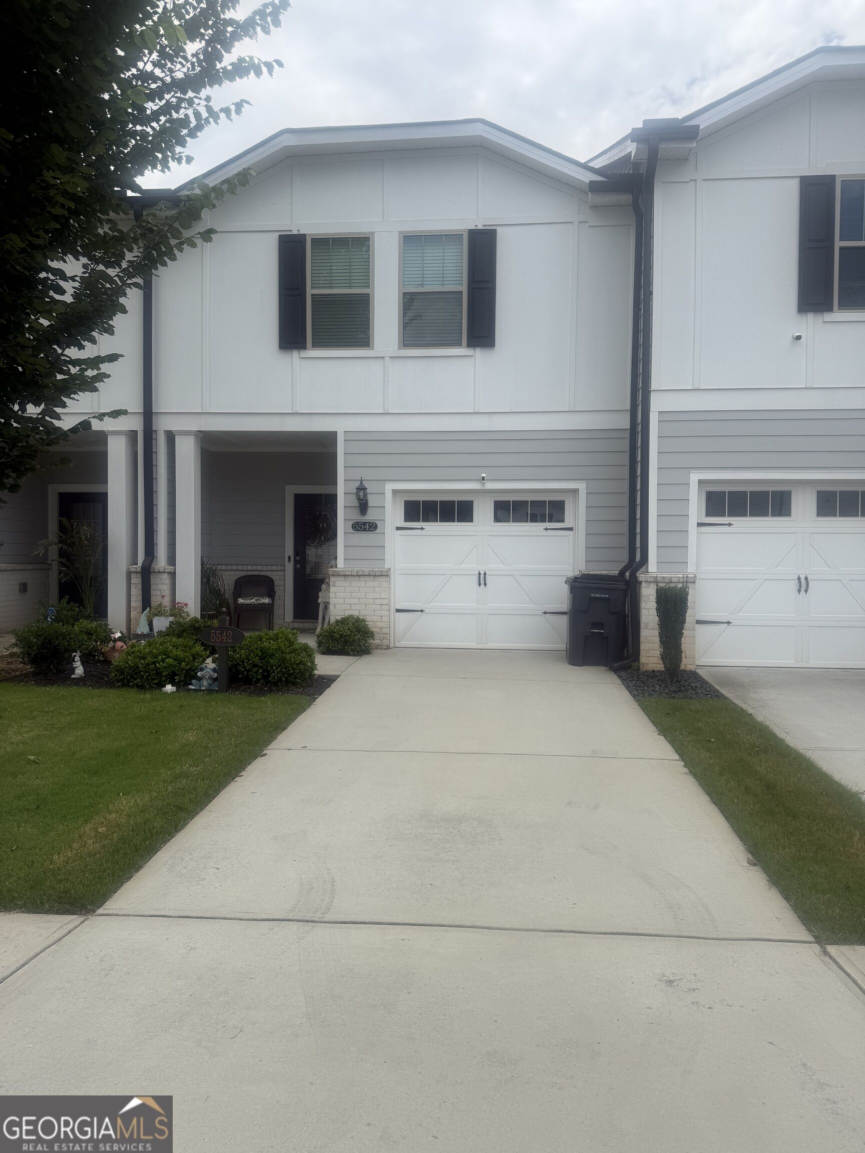 5542 Plain Field Lane