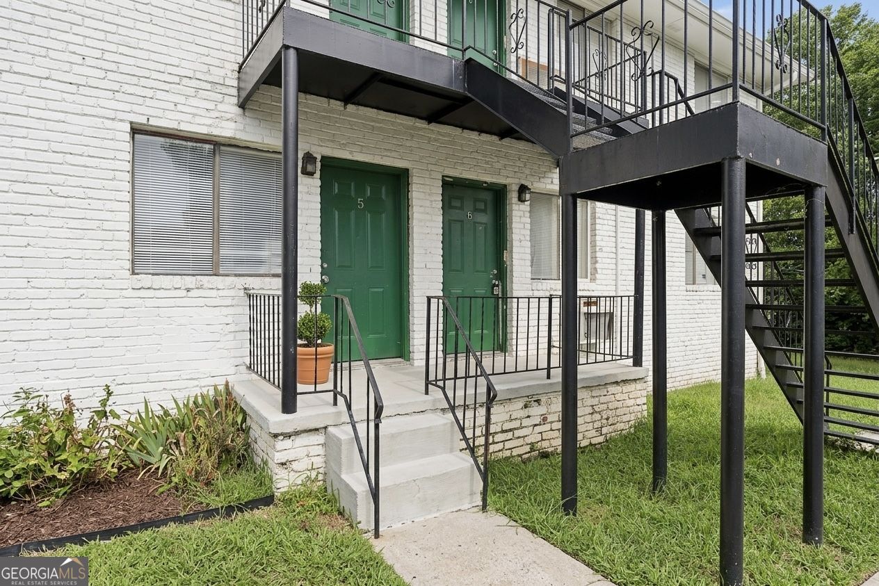 696 Hill Street # 1 Property Photo 1
