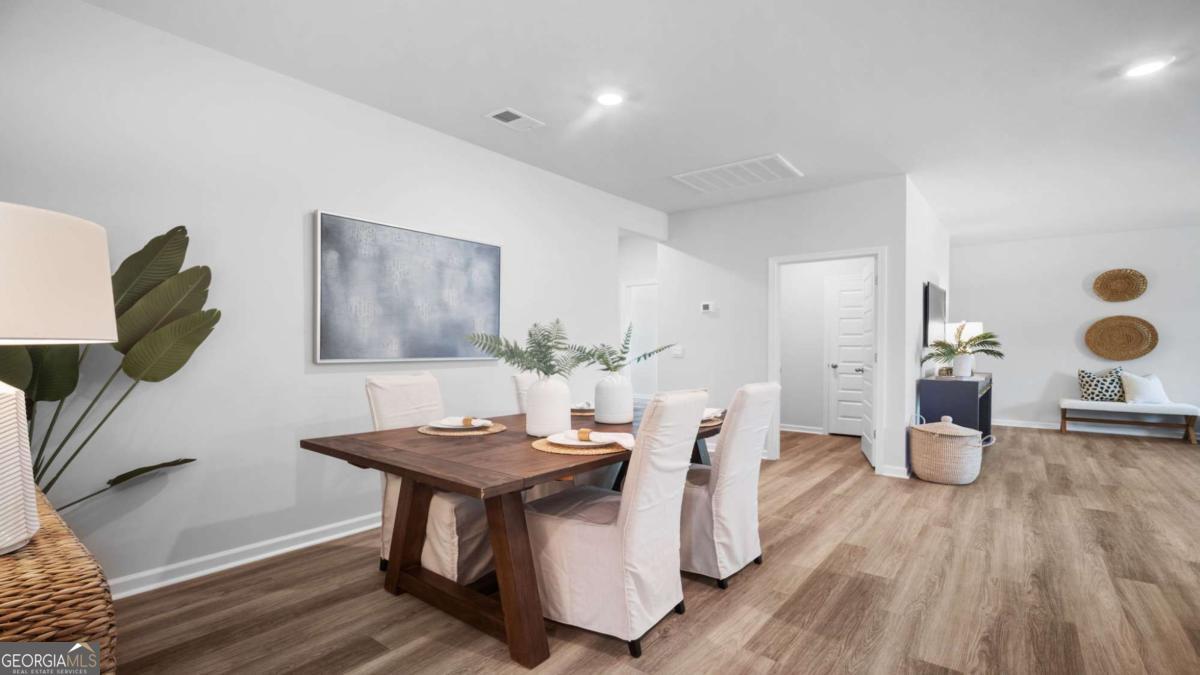 323 Royal Fern Lane Property Photo 7