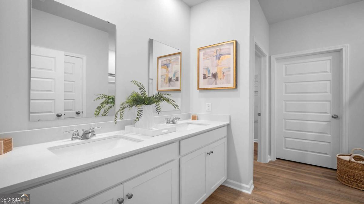 323 Royal Fern Lane Property Photo 16