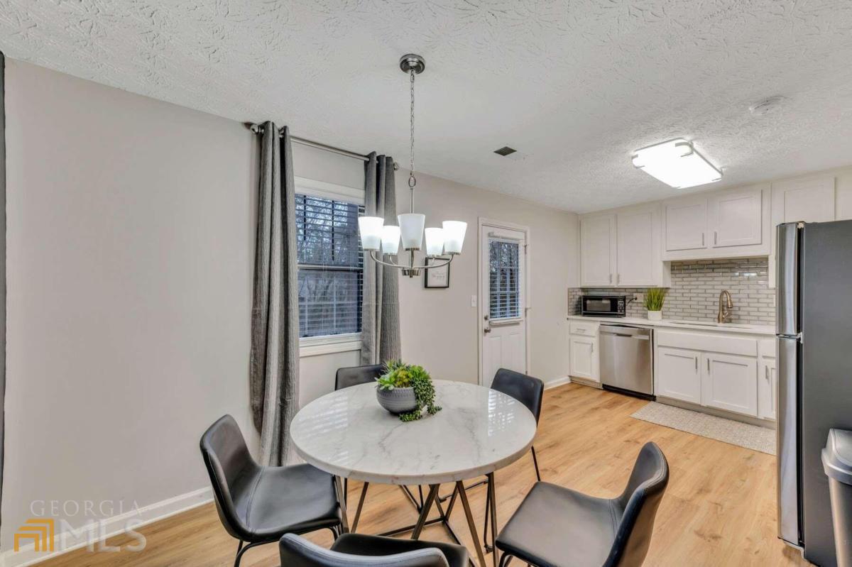 210 Booth Road Sw # A Property Photo 5