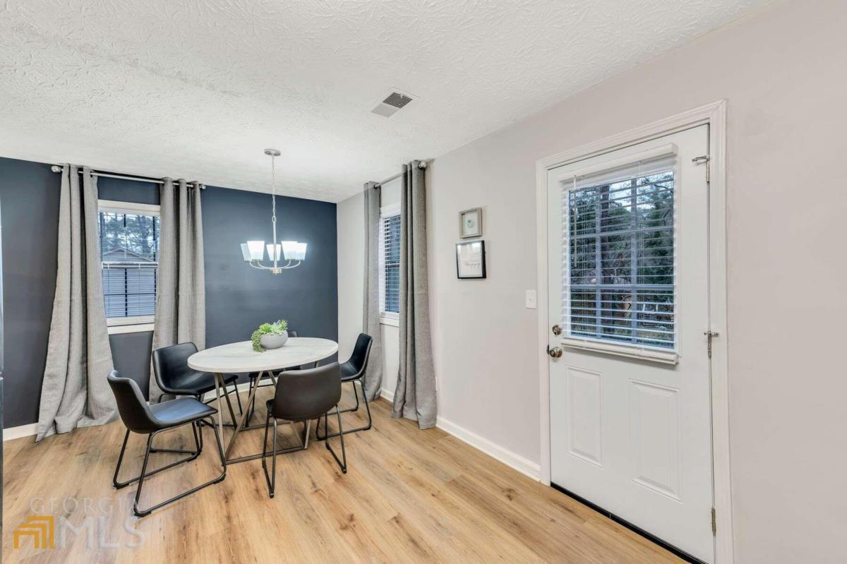 210 Booth Road Sw # A Property Photo 9