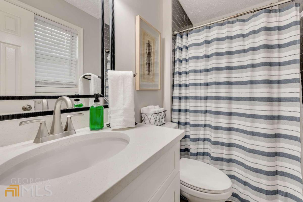 210 Booth Road Sw # A Property Photo 20