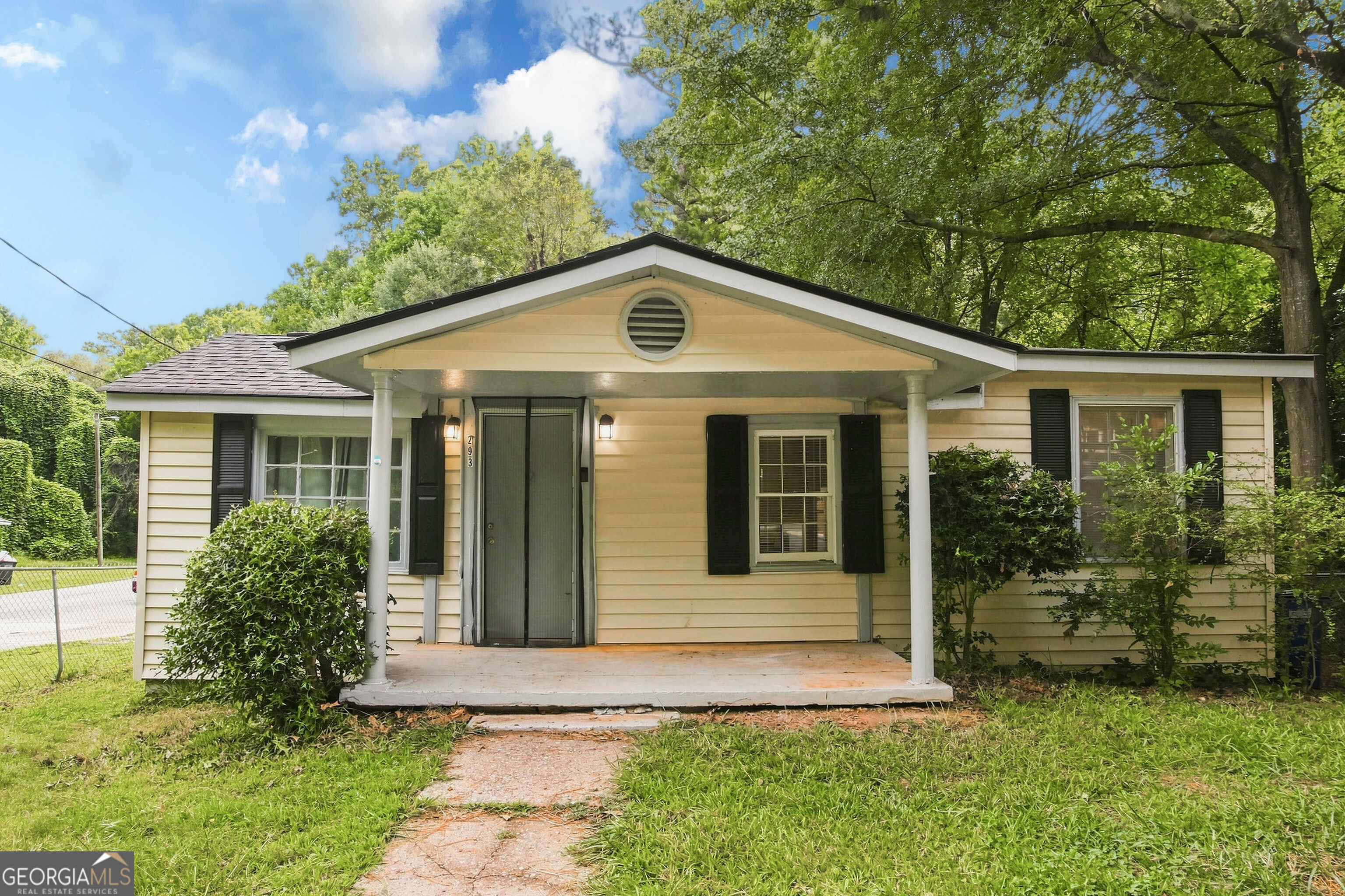 293 E Carver Drive Property Photo 1
