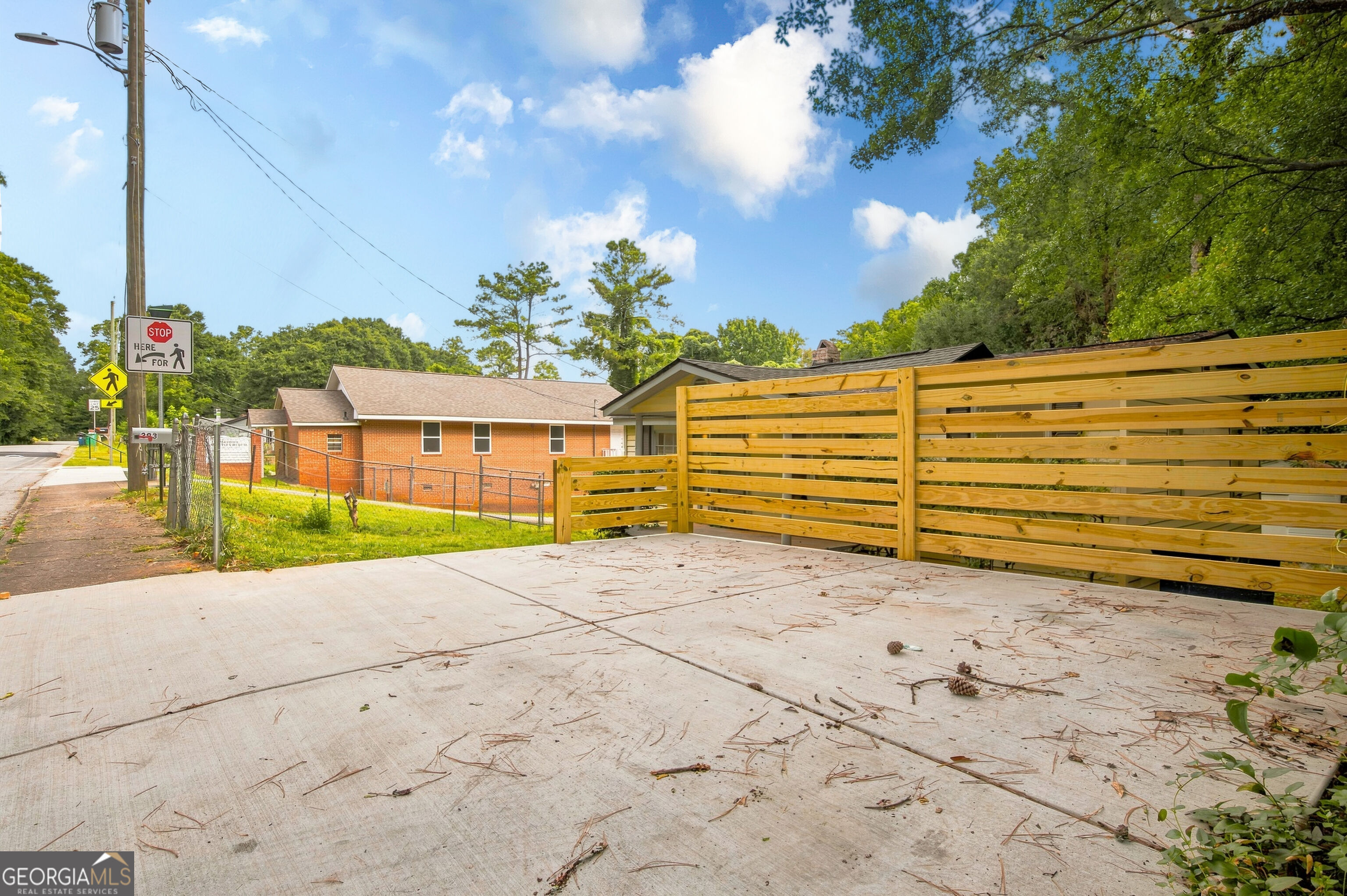 293 E Carver Drive Property Photo 3