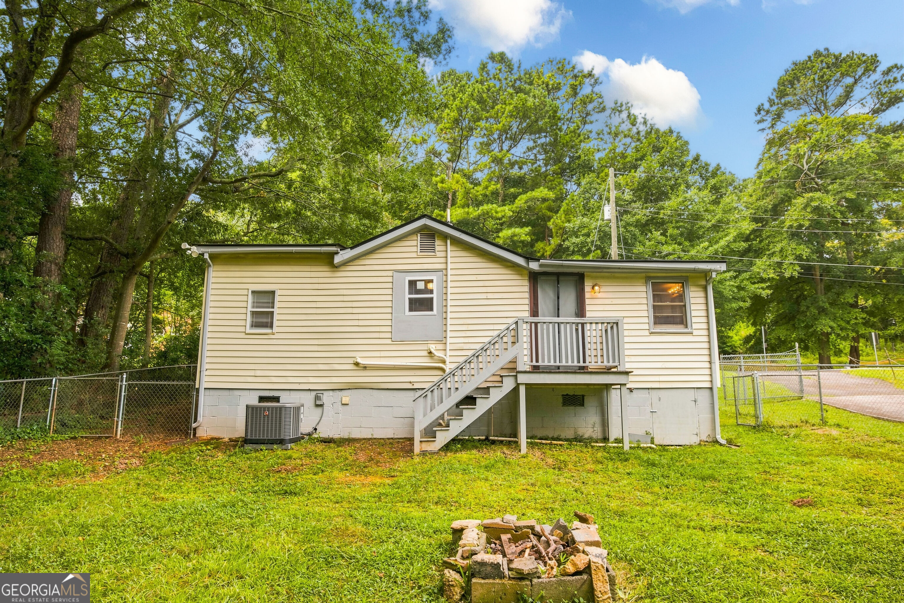 293 E Carver Drive Property Photo 6