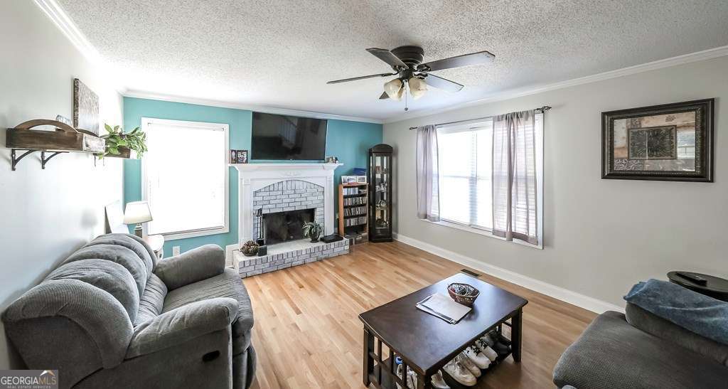 106 Dylan Way Property Photo 5