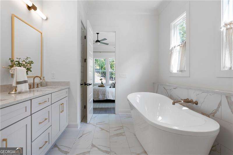 102 Fort Gibson Court Property Photo 8