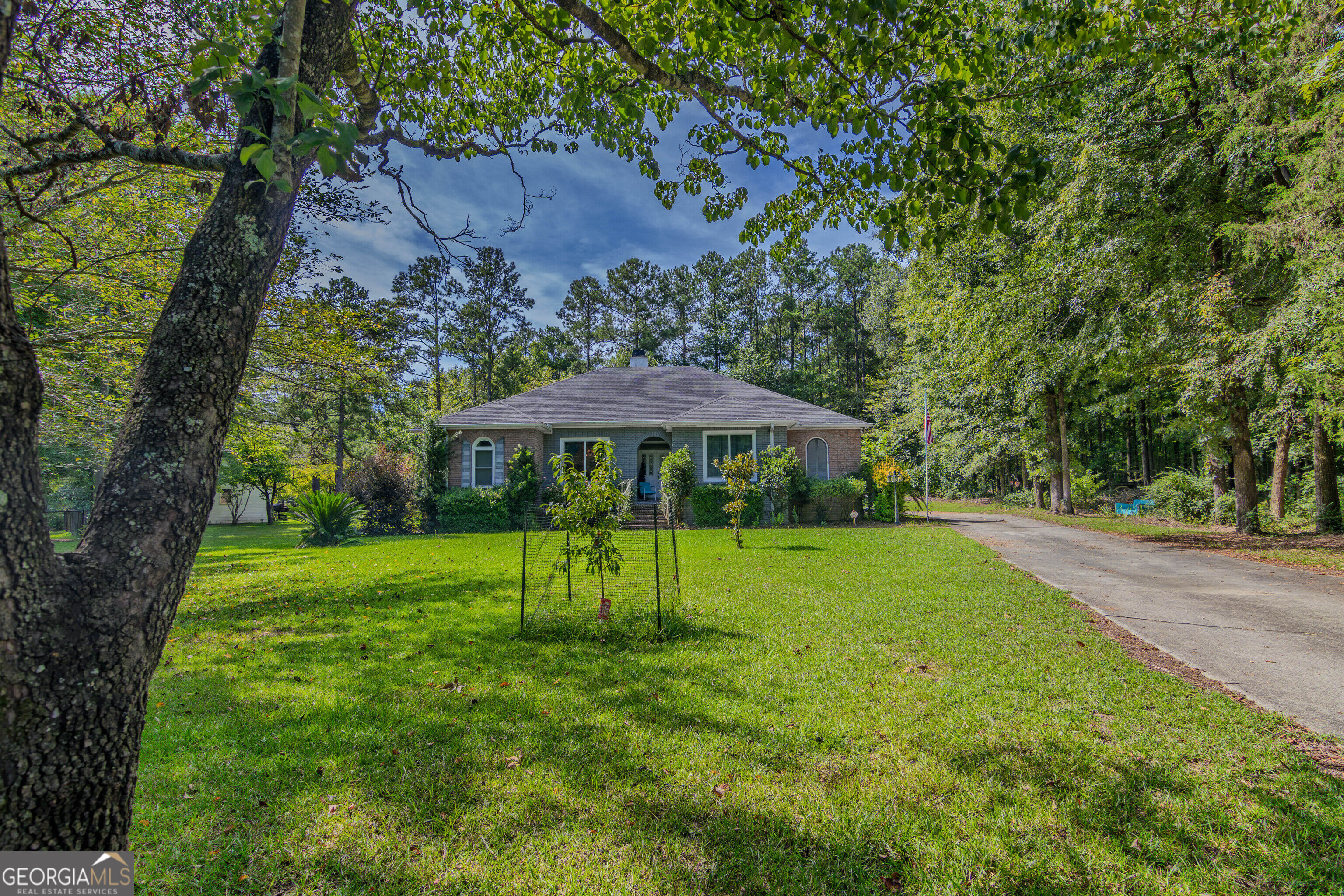 204 Weatherford Place Property Photo 6