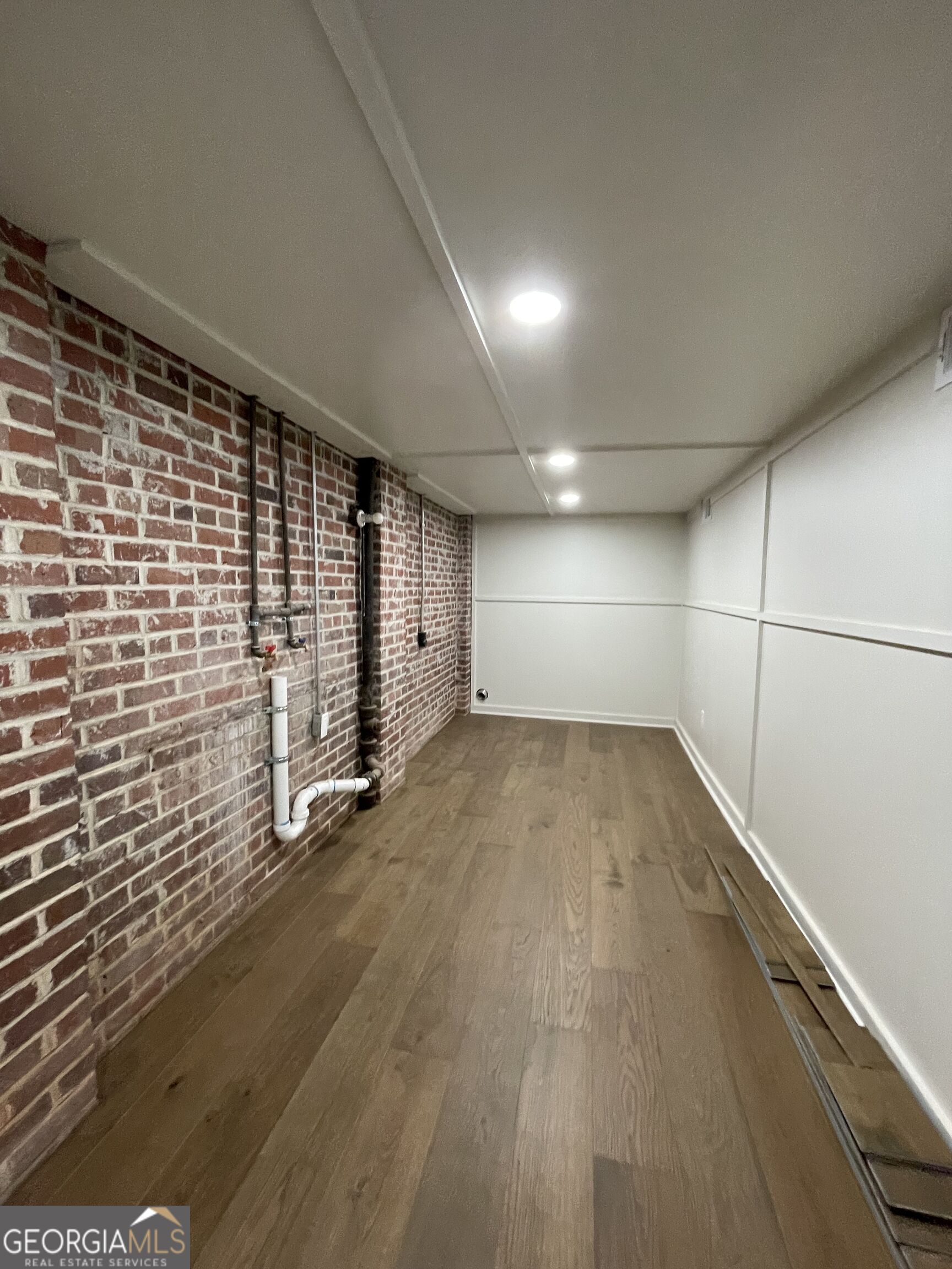 408 Thurston Avenue Property Photo 34