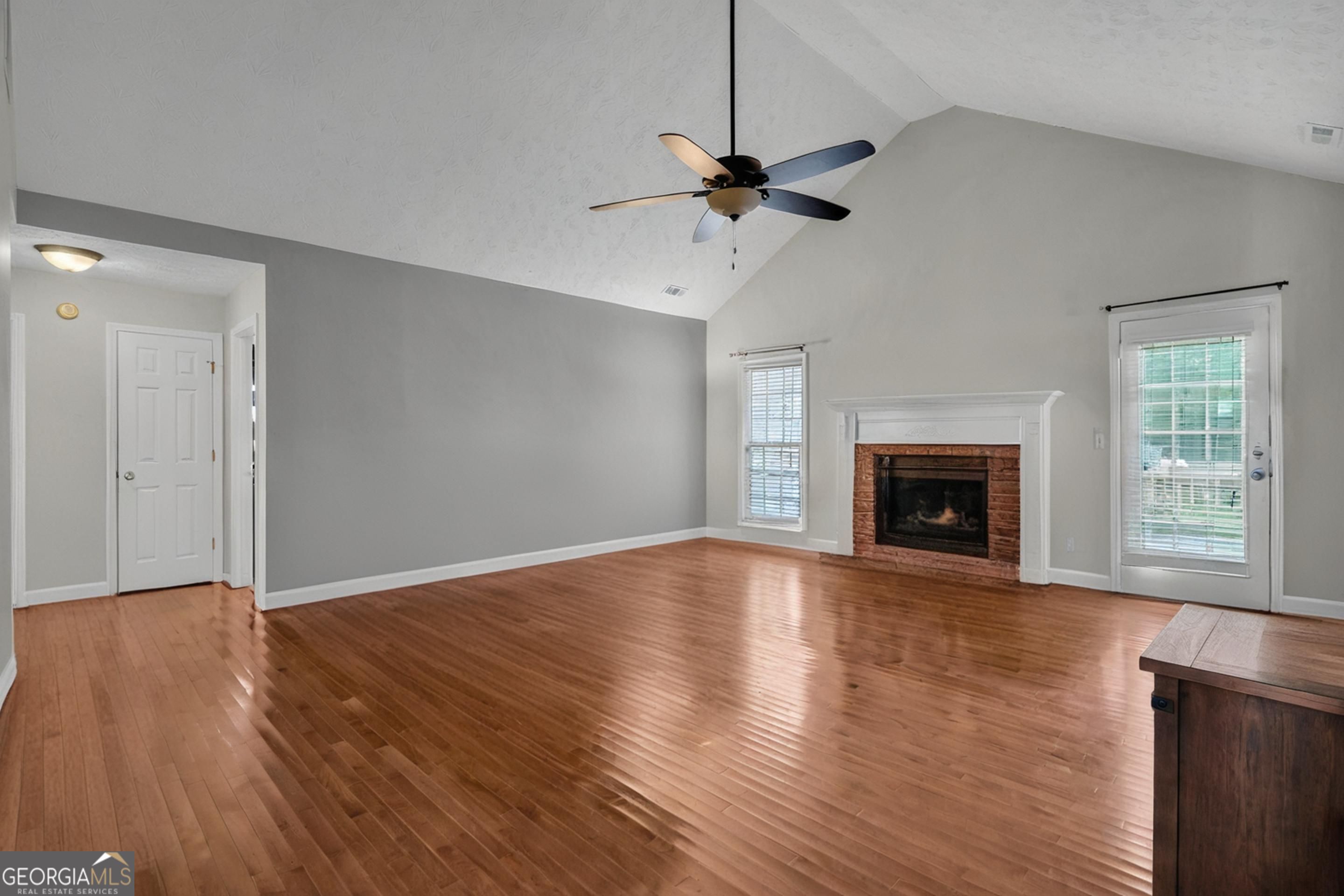 4841 Thornwood Drive Property Photo 6